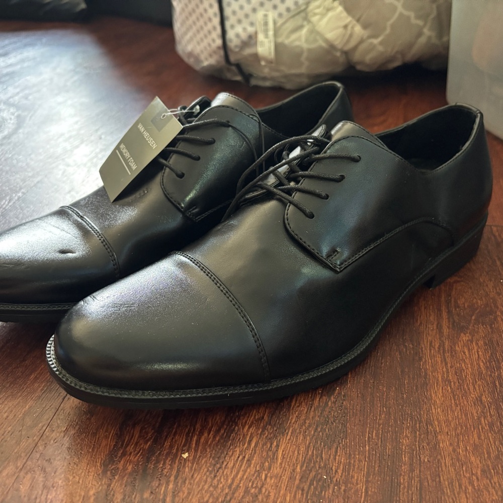 Van Heusen Black Leather Derby Cap Toe